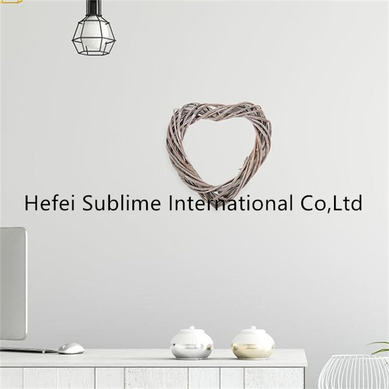 Natural Wicker Heart Shaped Wall Hanging Christmas Garland