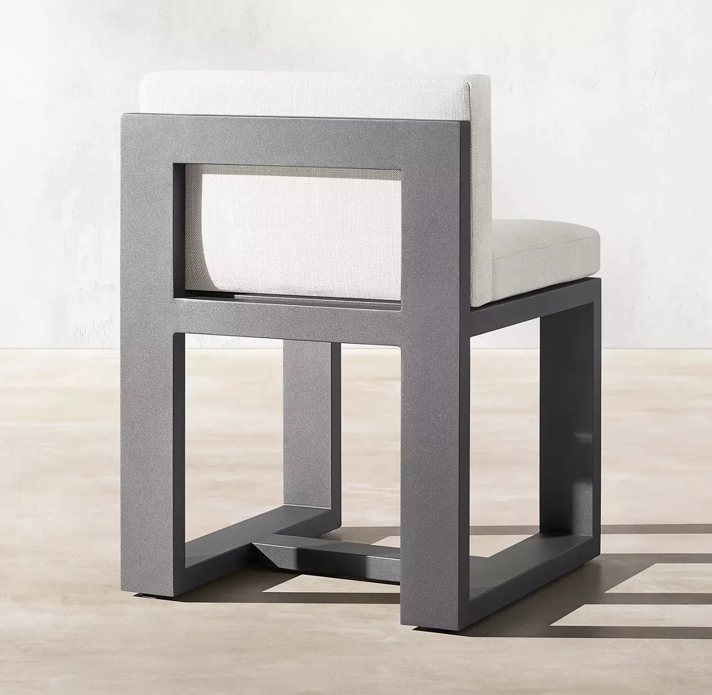 Luxury Black Aluminum Outdoor Dining Table Set for Villa Patio