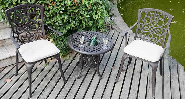 Coffee Table with Knot KD Chair