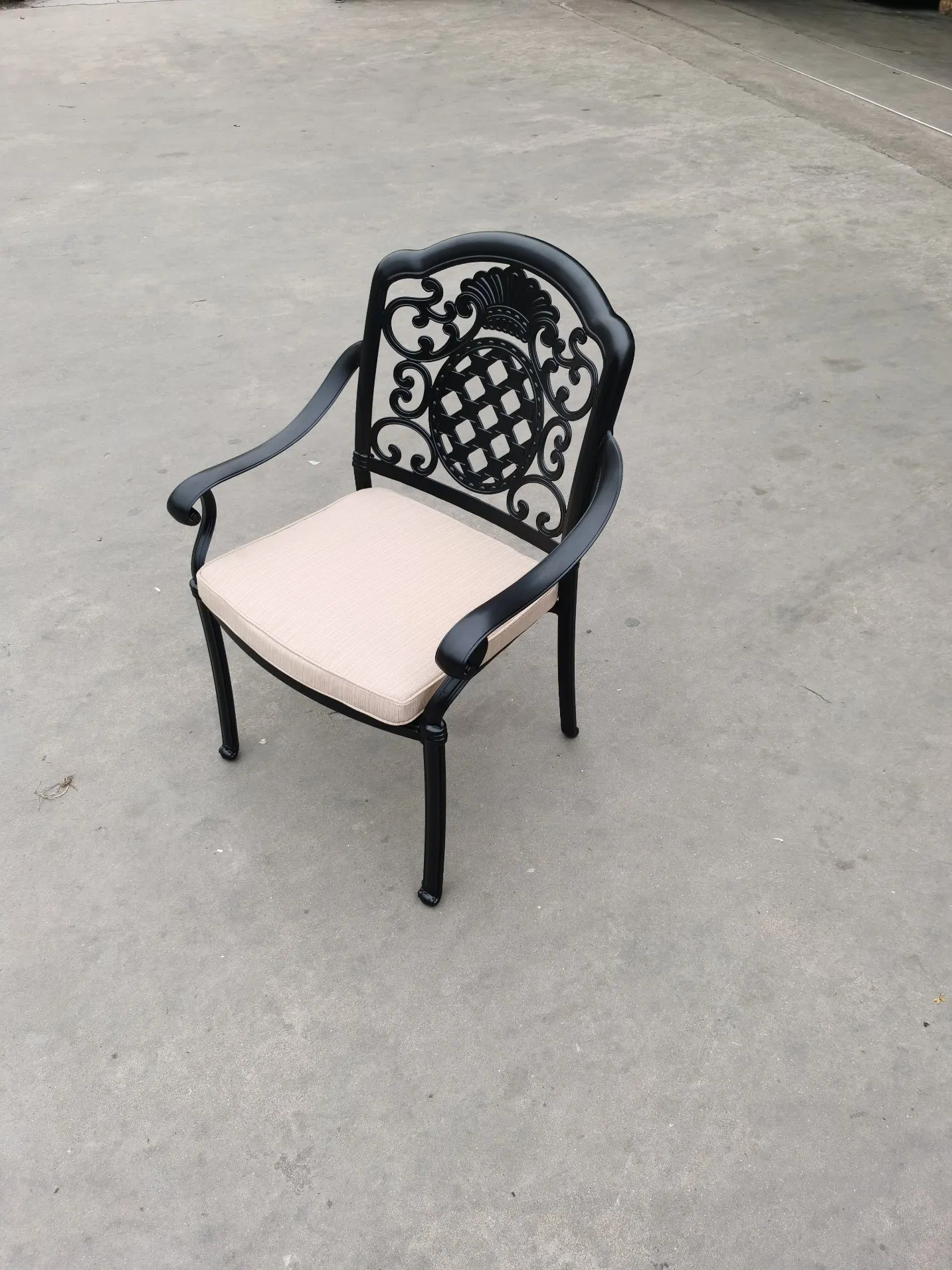 Dali 48" Round Patio Dining Table Set, Cast Aluminum Round Outdoor Table with Umbrella Hole for Outdoor Garden