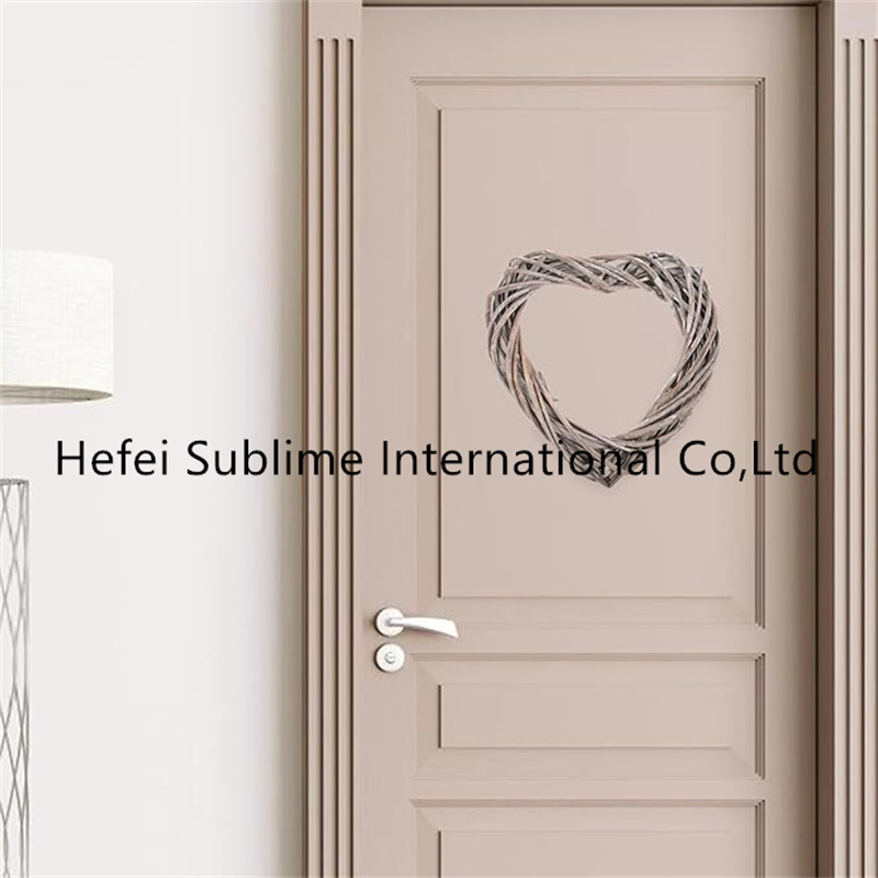 Natural Wicker Heart Shaped Wall Hanging Christmas Garland