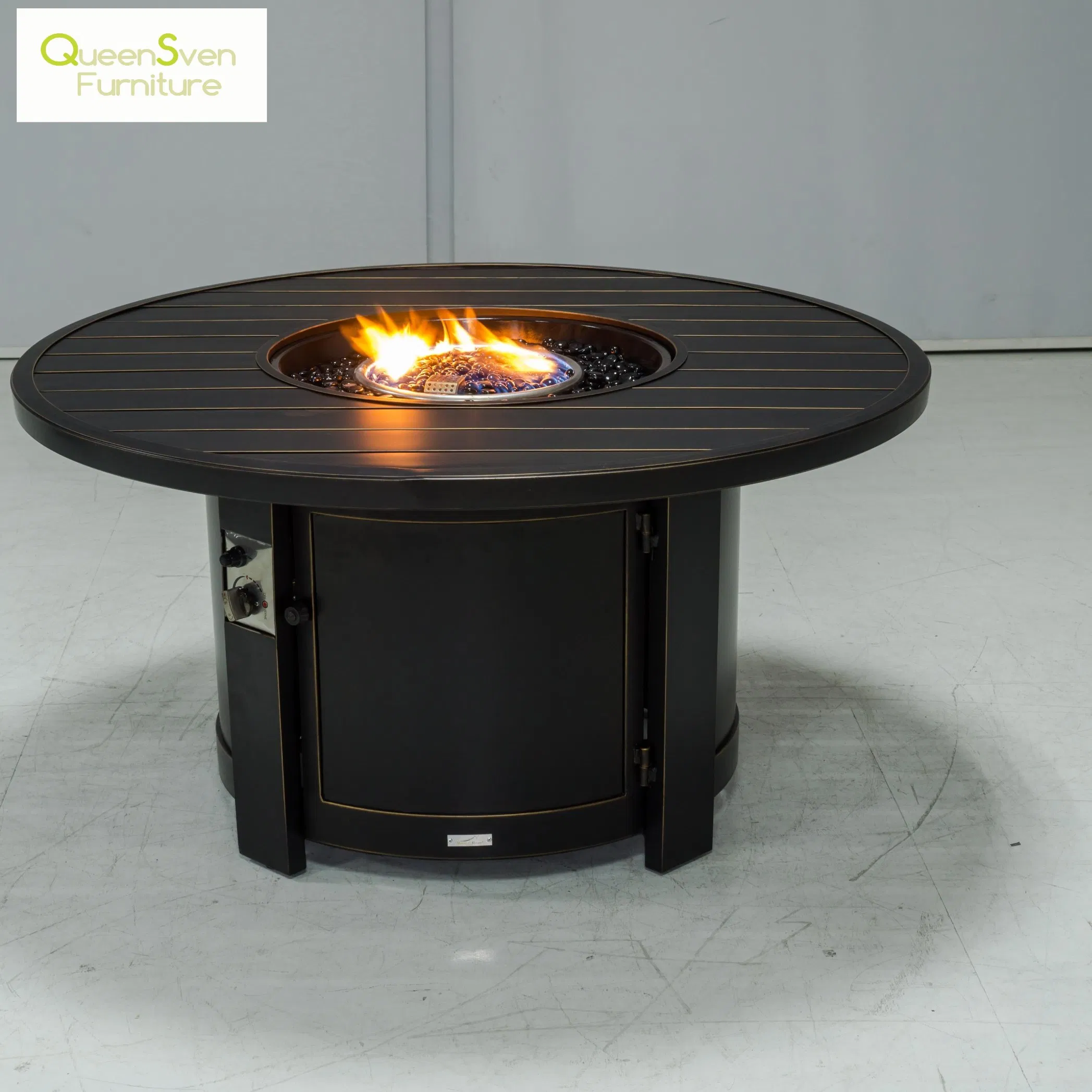 Premium Cast Aluminium Outdoor Dining Table with Fire Pit Design