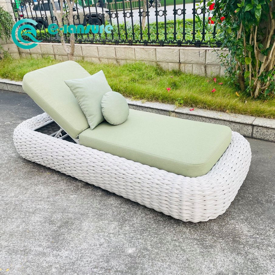 Factory Hot Selling Outdoor Furniture Aluminum Frame Sun Lounger Woven Rope Chaise Loung Chair Patio Sunbed for Hotel Resort Poolside