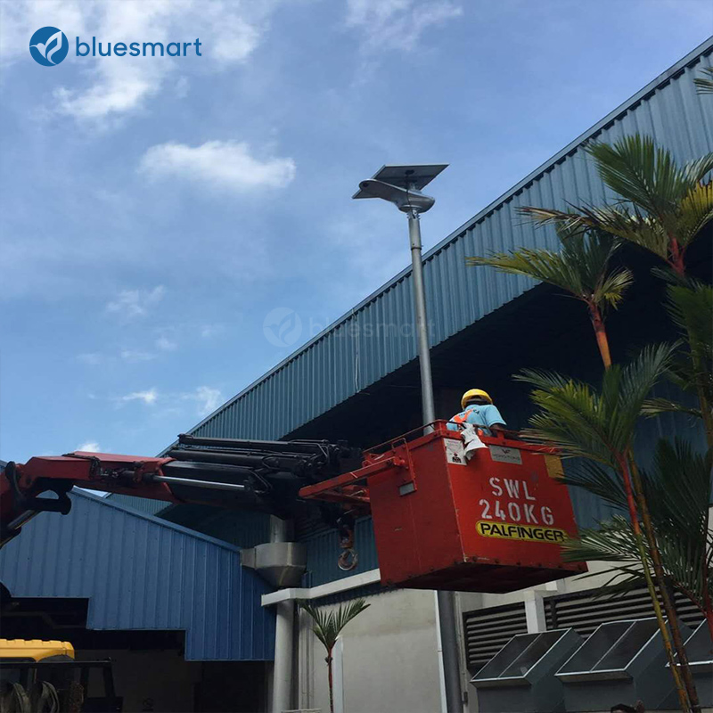 Bluesmart IP65 High Quality Luminarias All-in-One Smart Solar Sensor Light for Fence