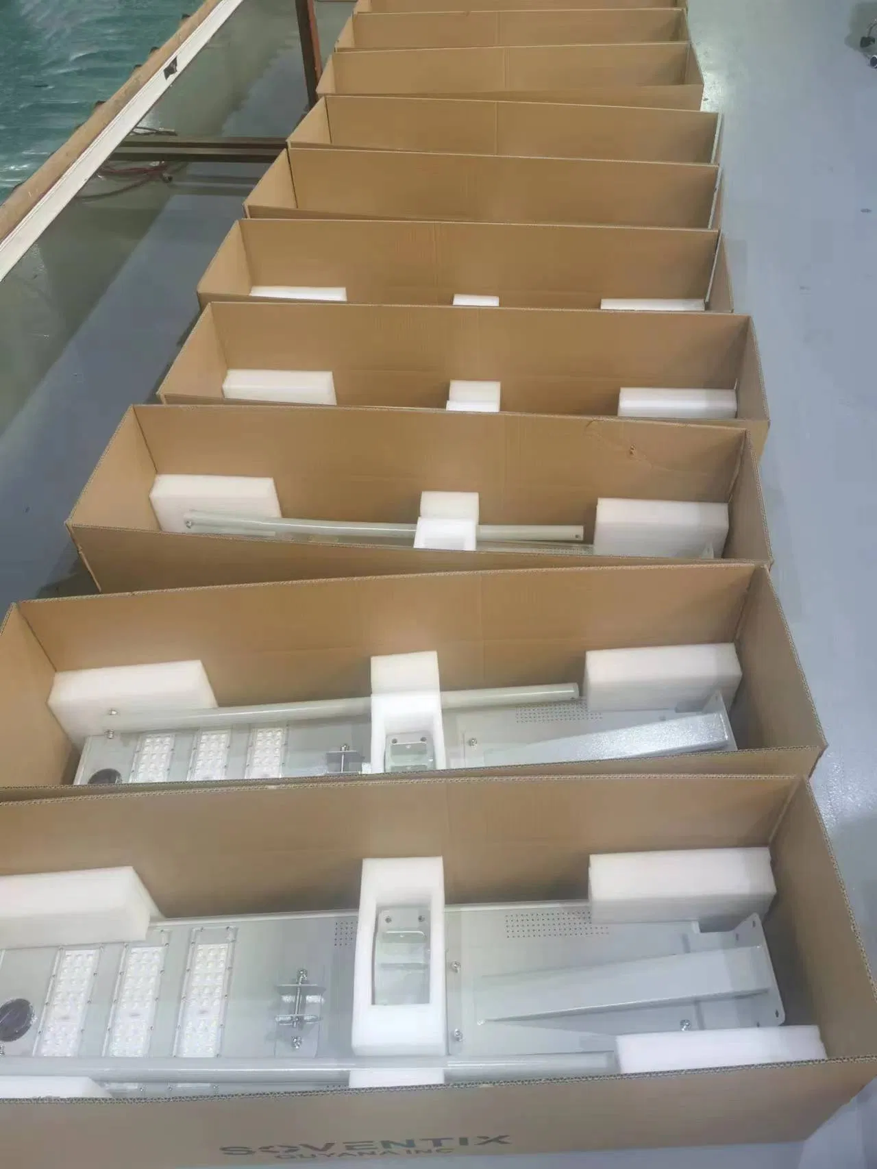 New Product IP65 IP66 100lm/120lm/130lm Solar Power Street Light for Parking