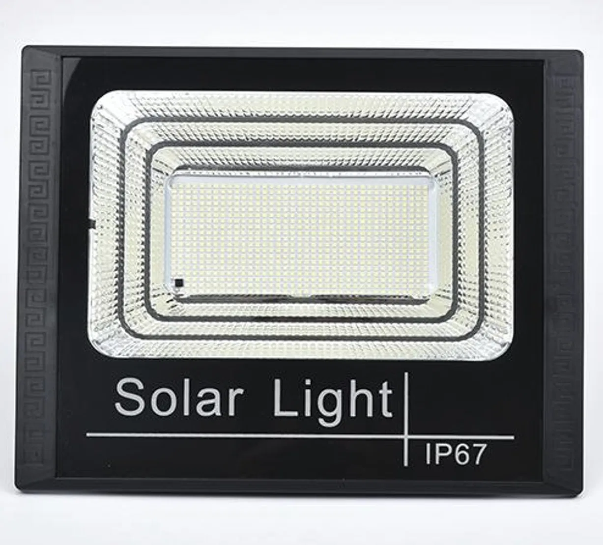 Long-Lasting Solar Camping Light with Polycrystalline Silicon Panel for Parking Lot Lighting