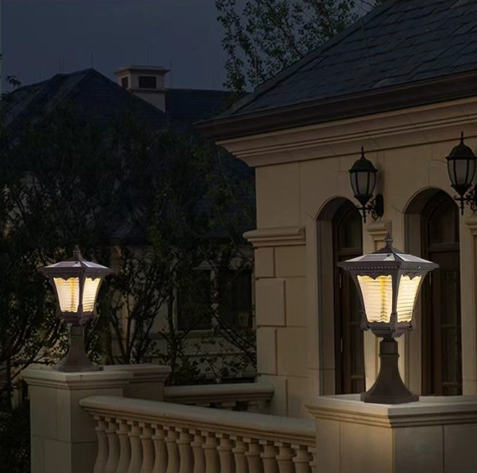 Outdoor LED Lights Garden Decor Solar Fence Main Gate Solar Pillar Light