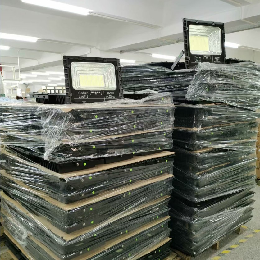 Super Bright Solar Security Light IP67 LED 300W Floodlights Outdoors Stadium