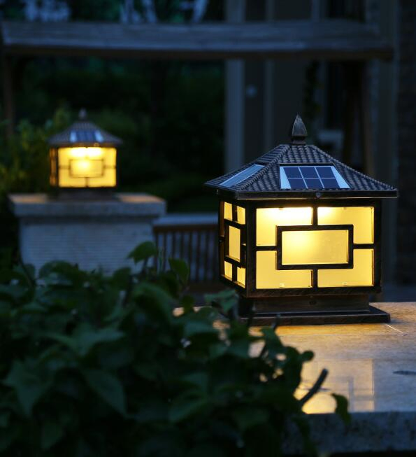 Outdoor Decorative Solar Pillar Light, Solar Fence Post Light Gate for Garden