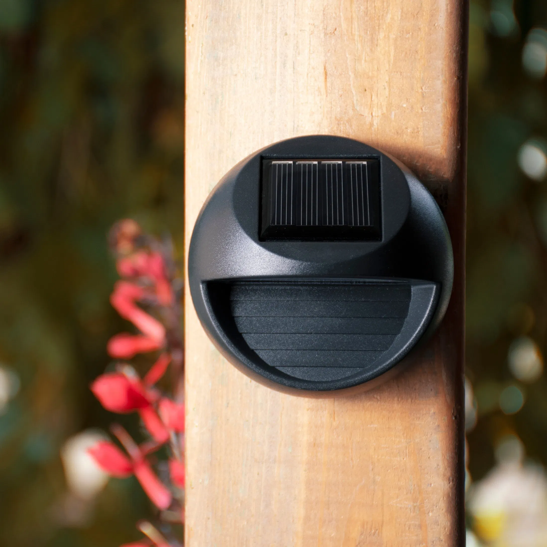 Hot Sale Waterproof Outdoor Solar Wall Light for Deck &amp; Fence