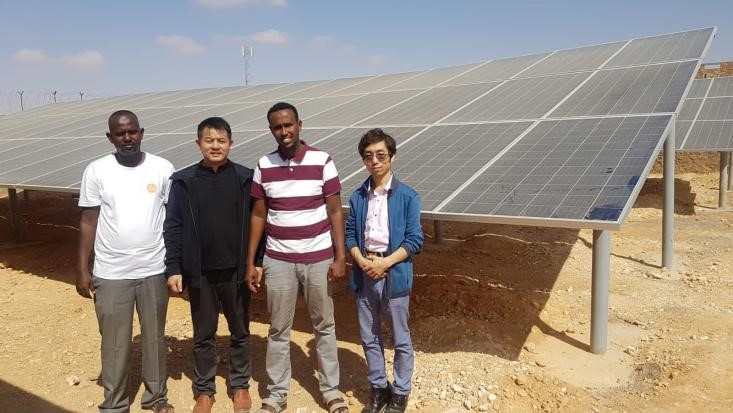 Customized New Battery Panel Lighting Energy Home Portable Solar Power System with CE