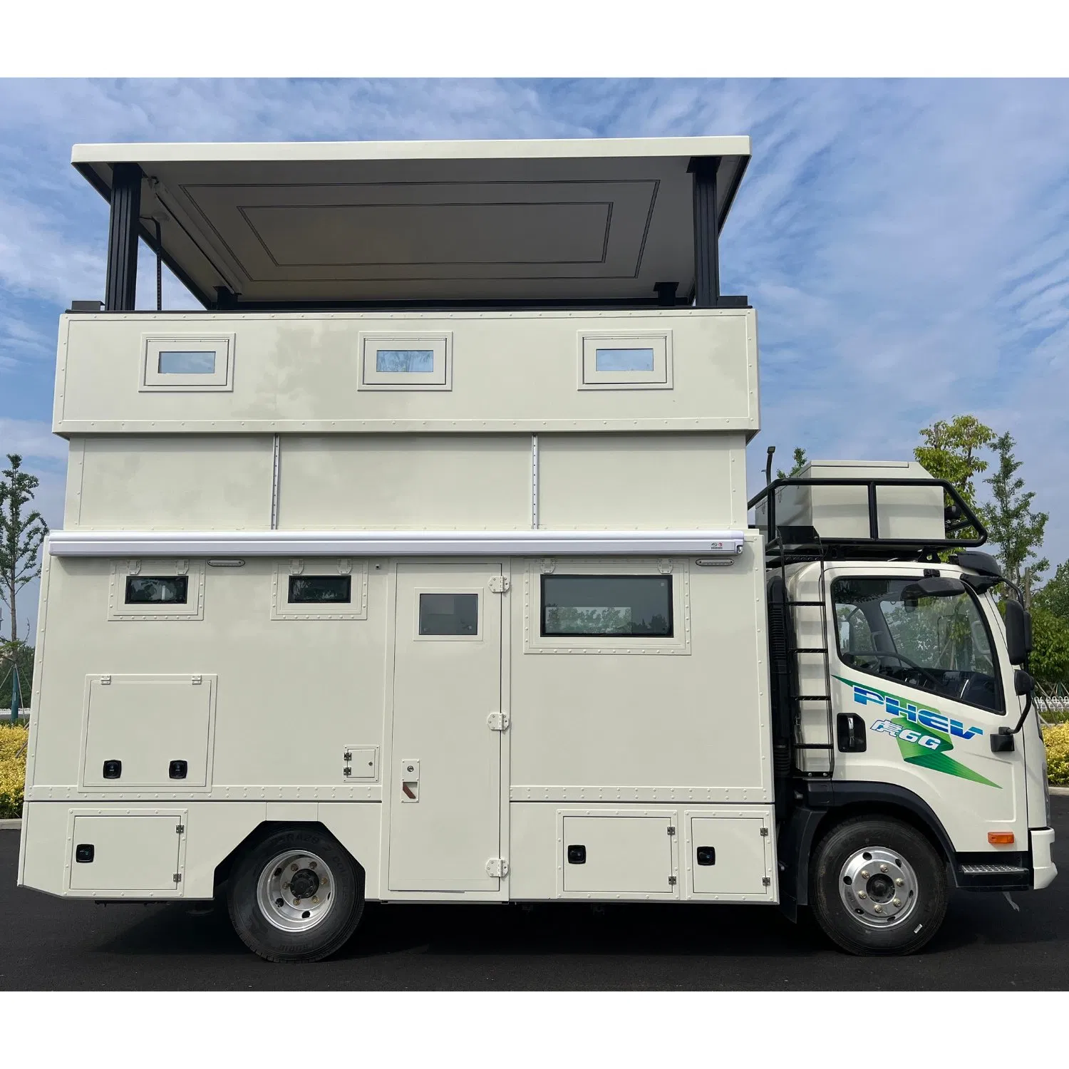 Clw Chengli FAW Jiefang Sinotruck HOWO Russian Doll Matryoshka-Style Pop-Top Self-Propelled RV Side Rear Expansion Elevating Recreational Vehicle Motorcoach