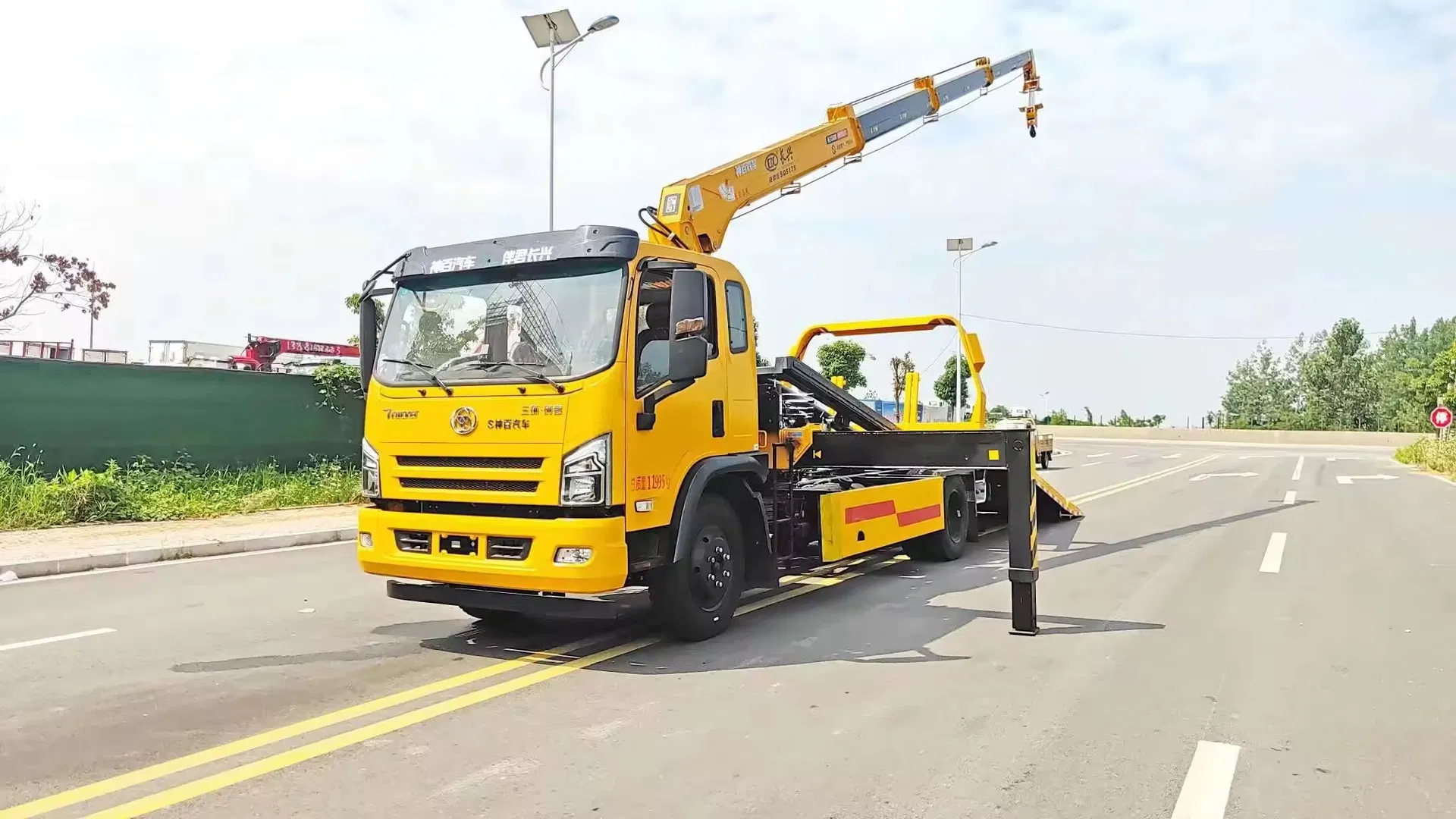 Wrecker Truck View 2