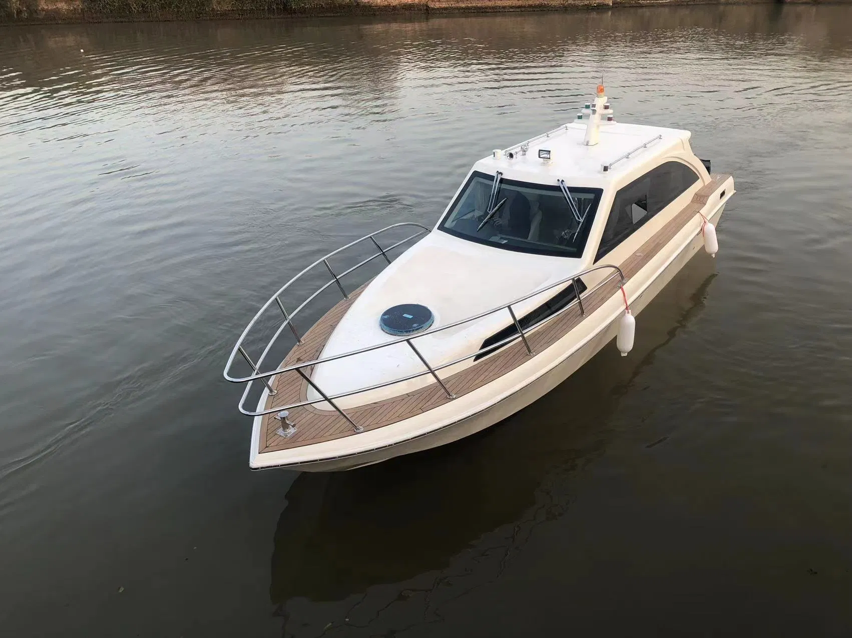 Fiberglass Luxury Yacht Boat with Dual YAMAHA 150HP Motor for Coastal and Inland Lake