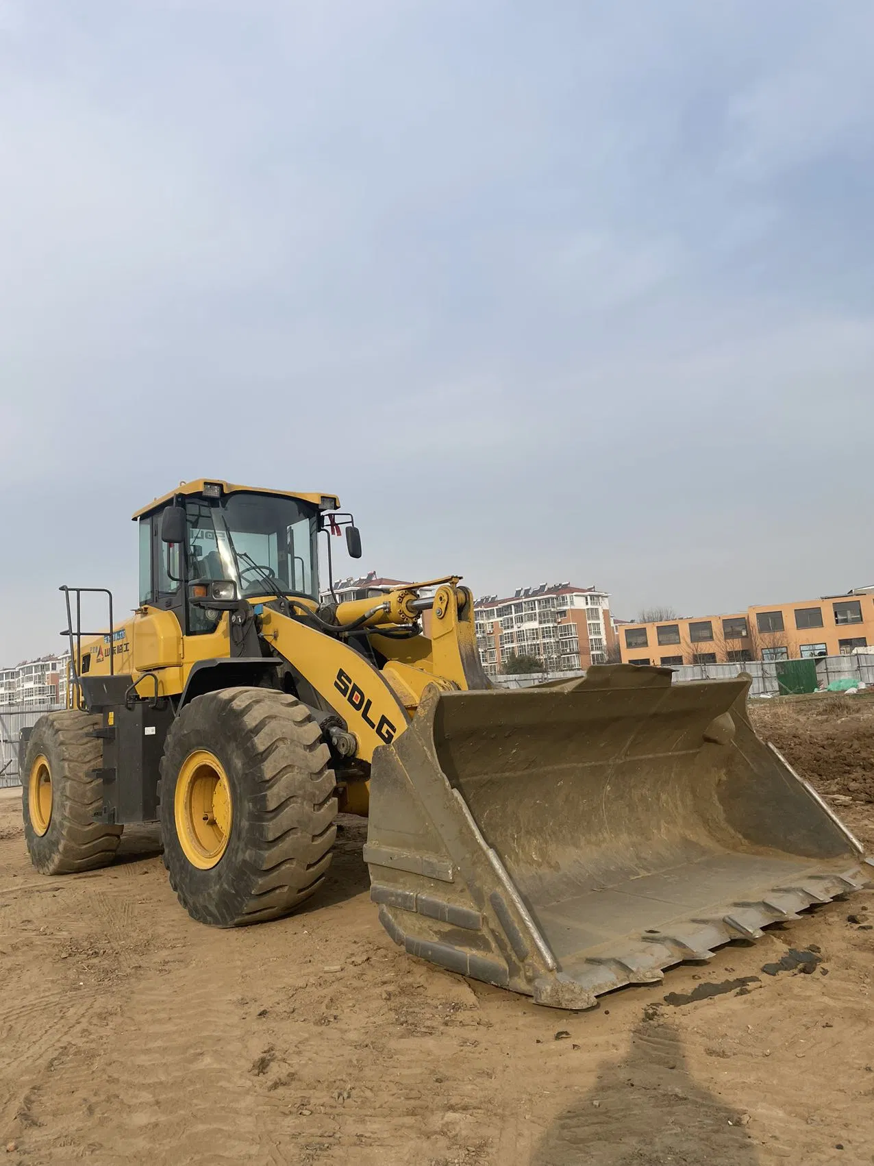 Model L955f Linggong Brand Wheel Loader for Heavy-Duty Tasks