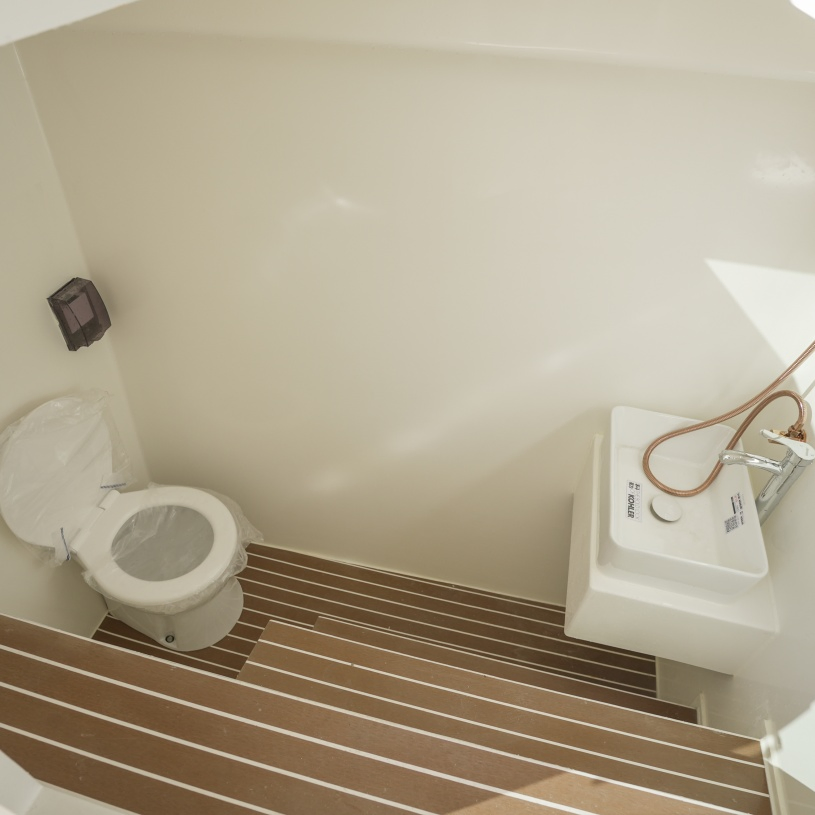 China Factory High Quality Precise Business Yacht for Sea