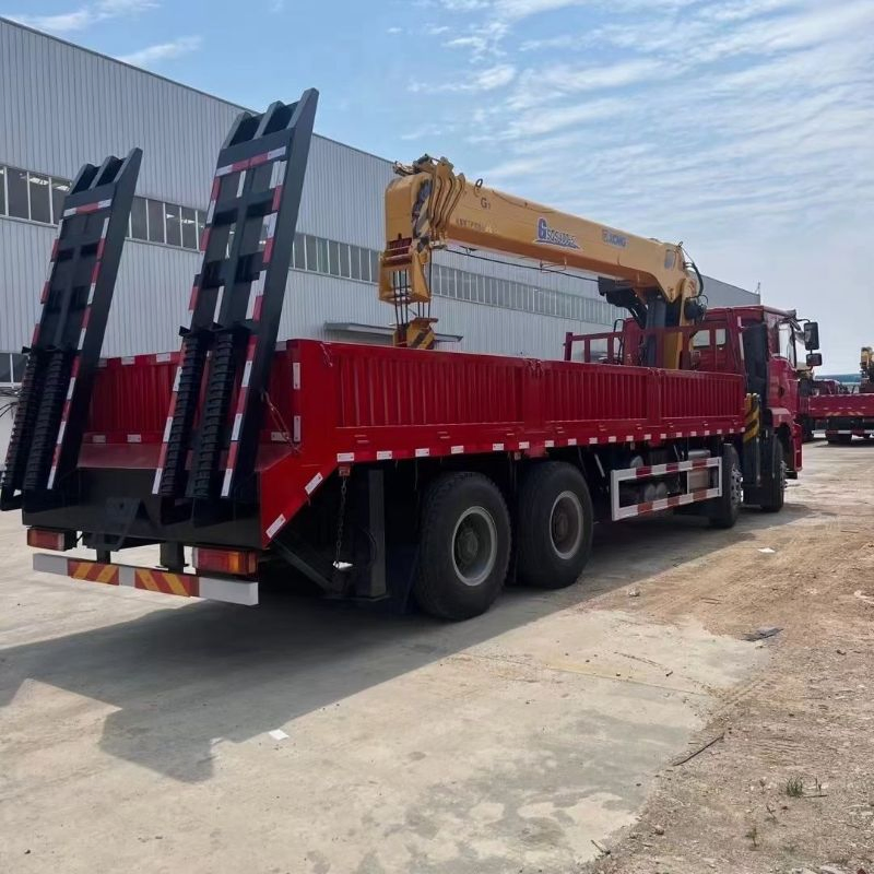 Reliable Heavy Crane Truck: 20, 25, and 30 Tons Capacity
