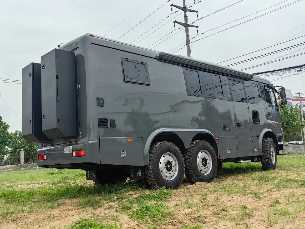 New Dongfeng 6wd Awd Customized 24seat off Road Bus Travel Camping Adventure RV Motorhome