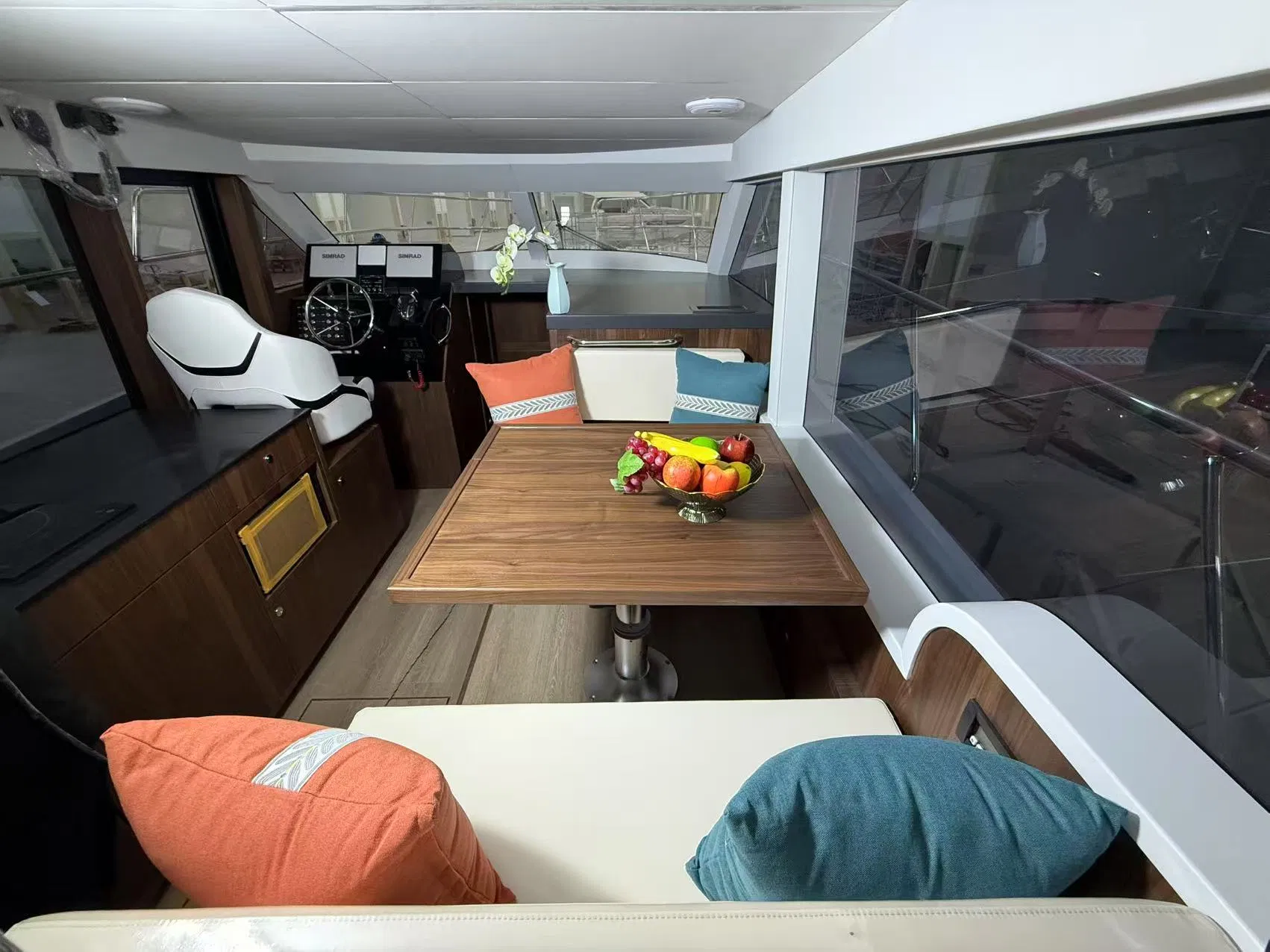 Shine33 Fiberglass Luxury Motor Yacht Customizable Entertainment Boat Factory Direct