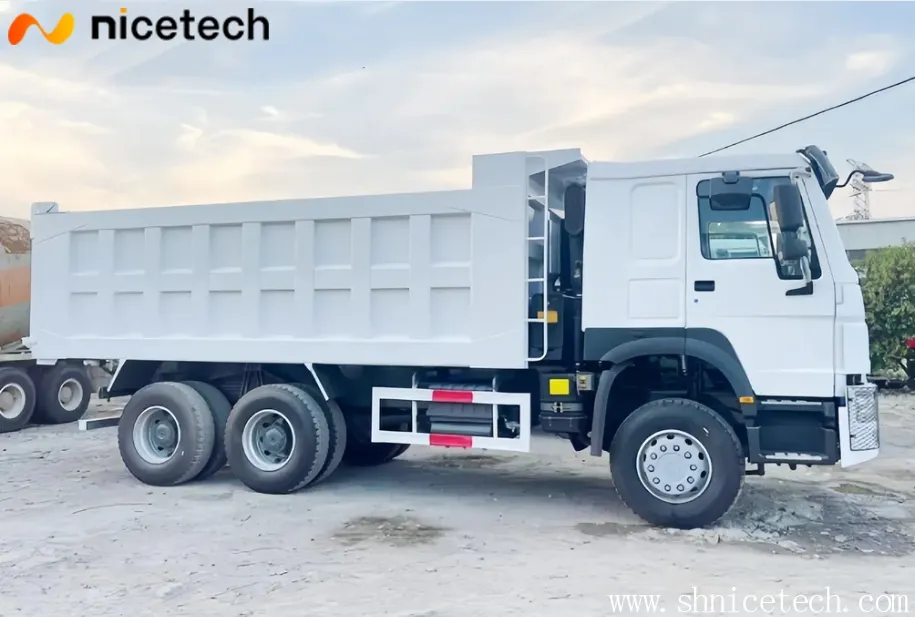 HOWO Dump Truck View 4