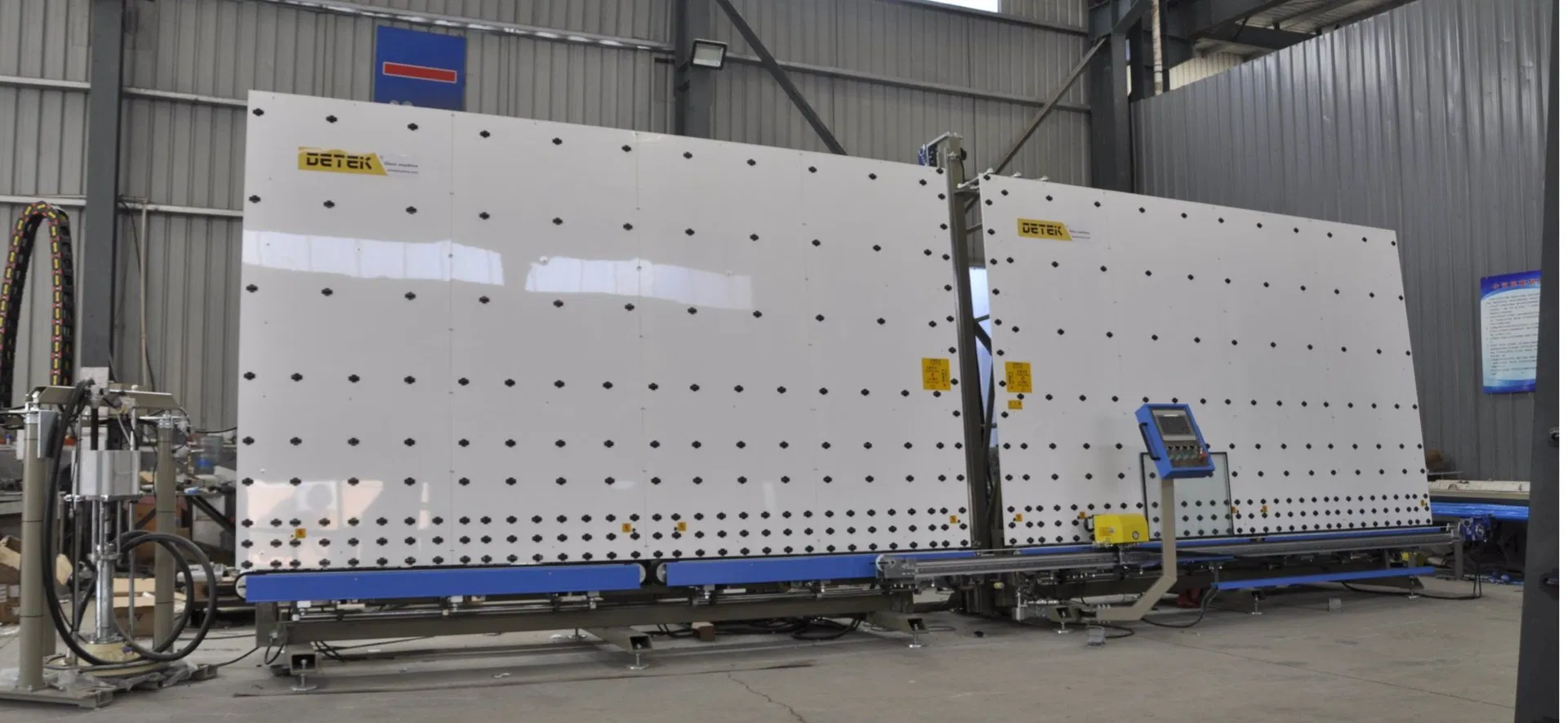 Automatic Sealing Robot