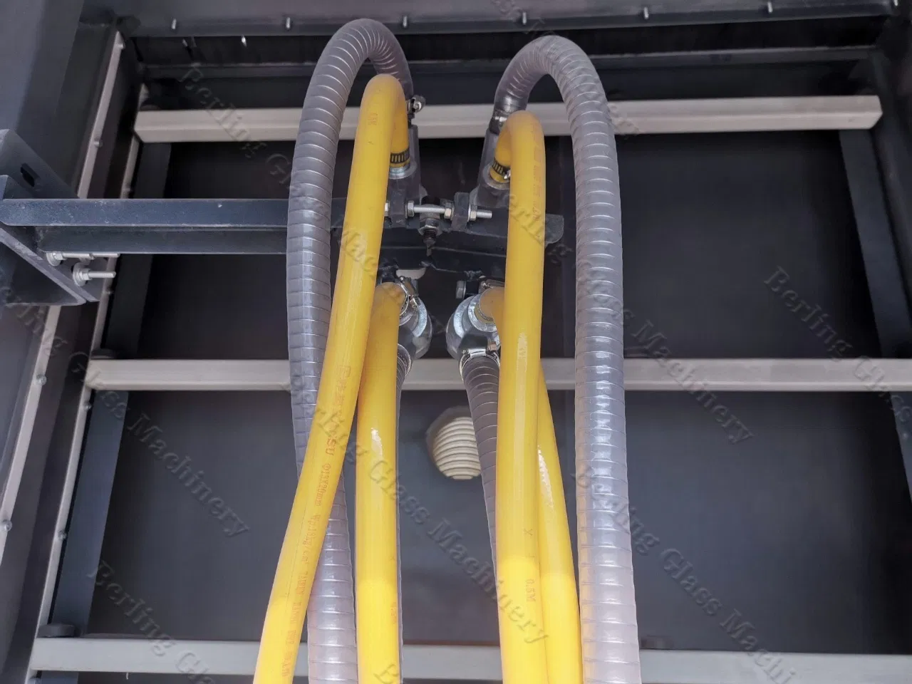 Industrial Glass Sandblasting Equipment for Decorative and Frosted Glass Making Processing Machine