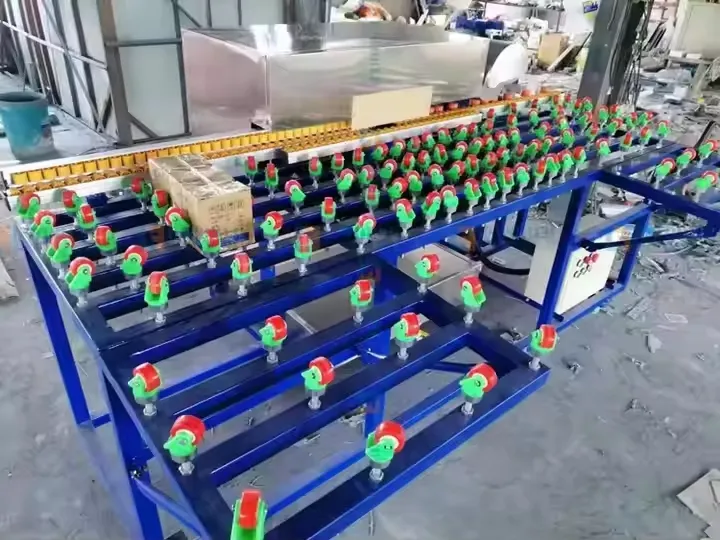 Glass Edging Feature 1