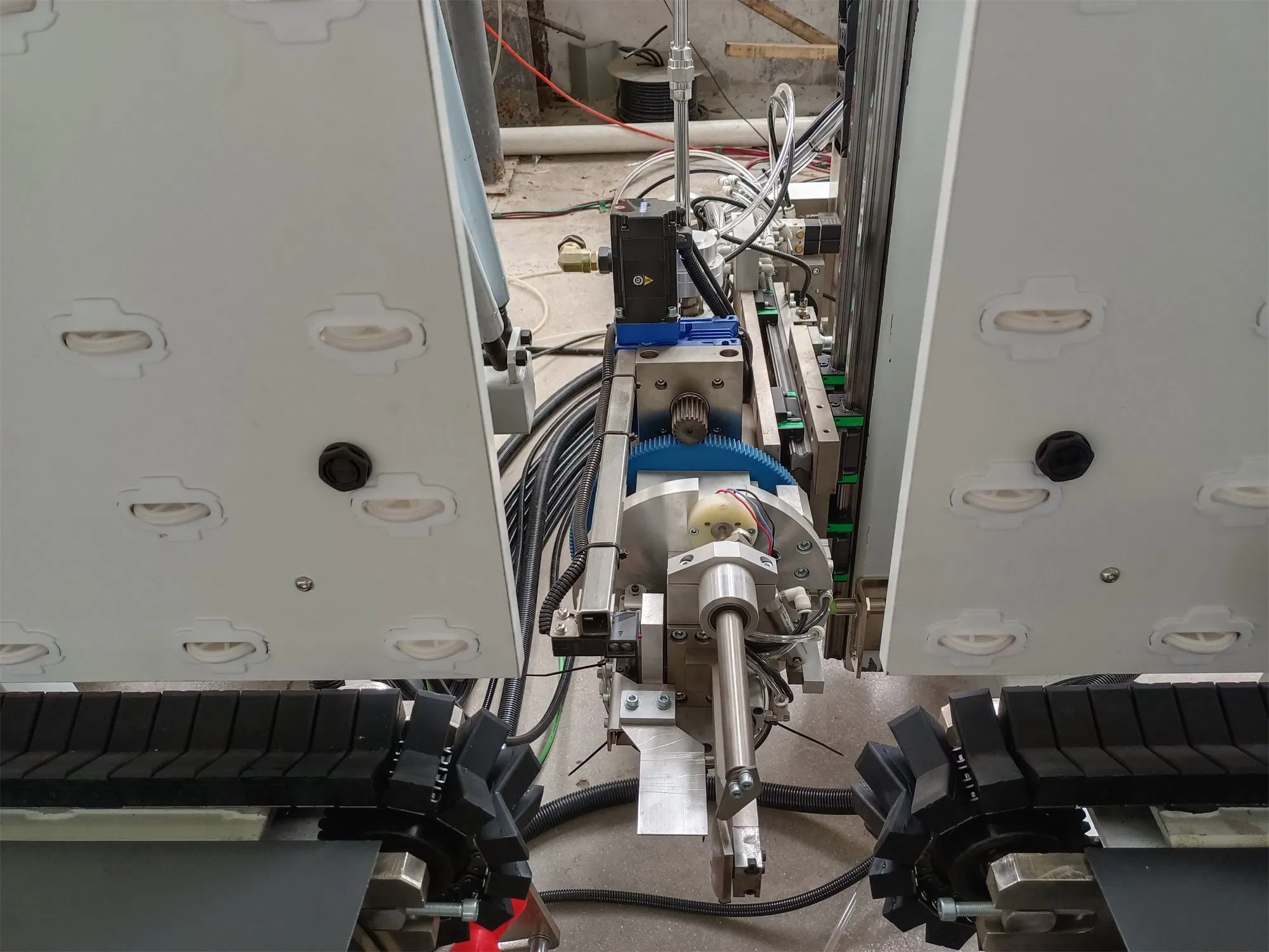 Igu Line Automatic Insulating Glass Sealing Machine Automatic Double Glazing Glass Sealing Robot