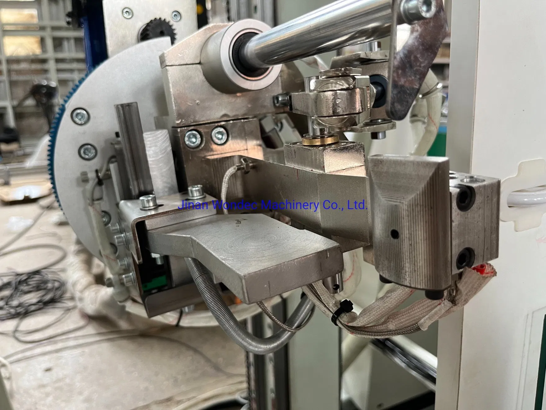 CNC Automatic Insulating Glass Production Line Hot Melt Sealing Robot Machine Double Glazing Glass Processing Coating Silicone Spreading Robotic