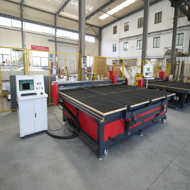 Hot Selling Manual Glass Loading Cutting Table with Breaking Bar Float