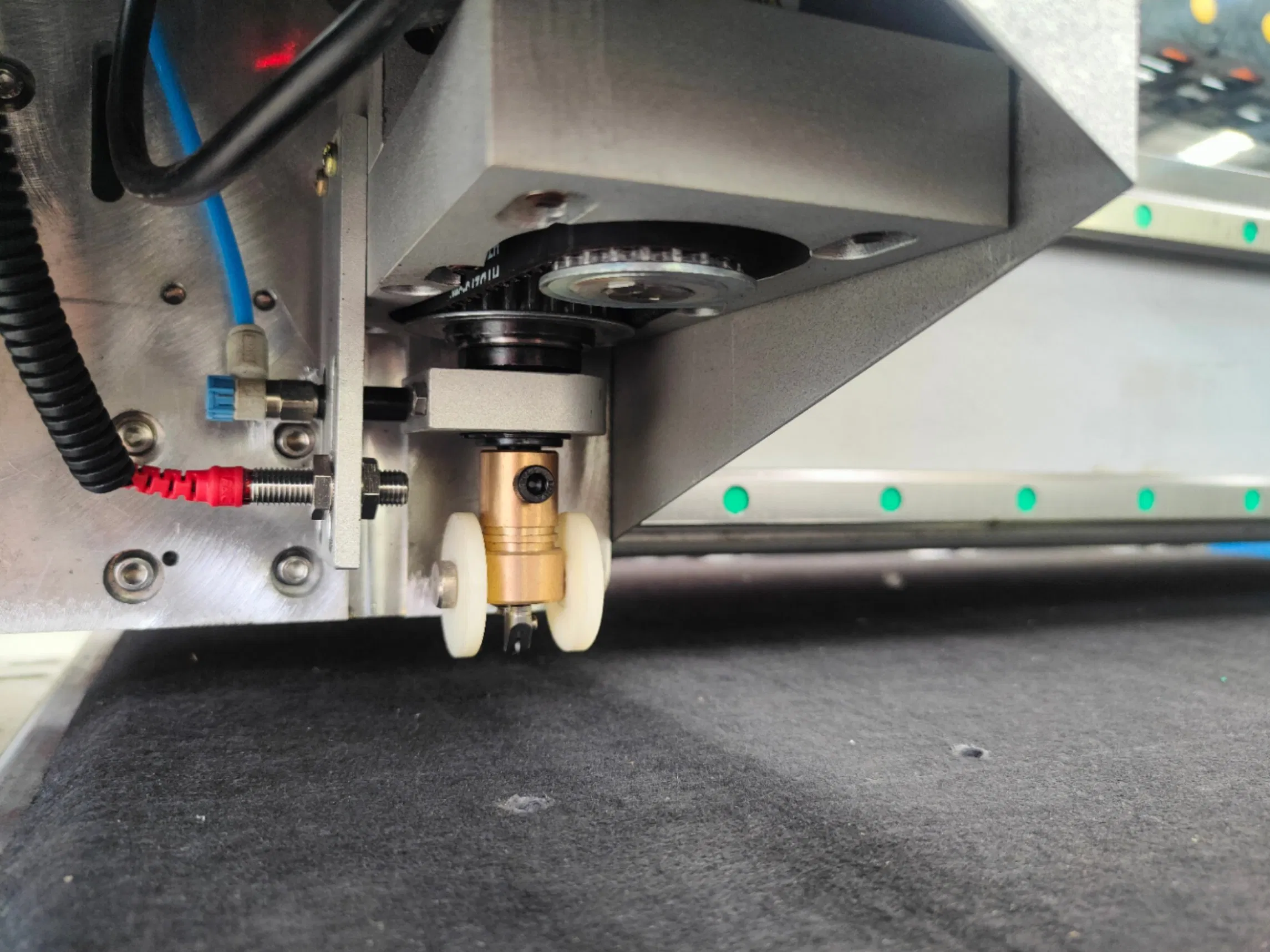 Automated Glass Cutting Lines: Precision Shaping for Diverse Applications