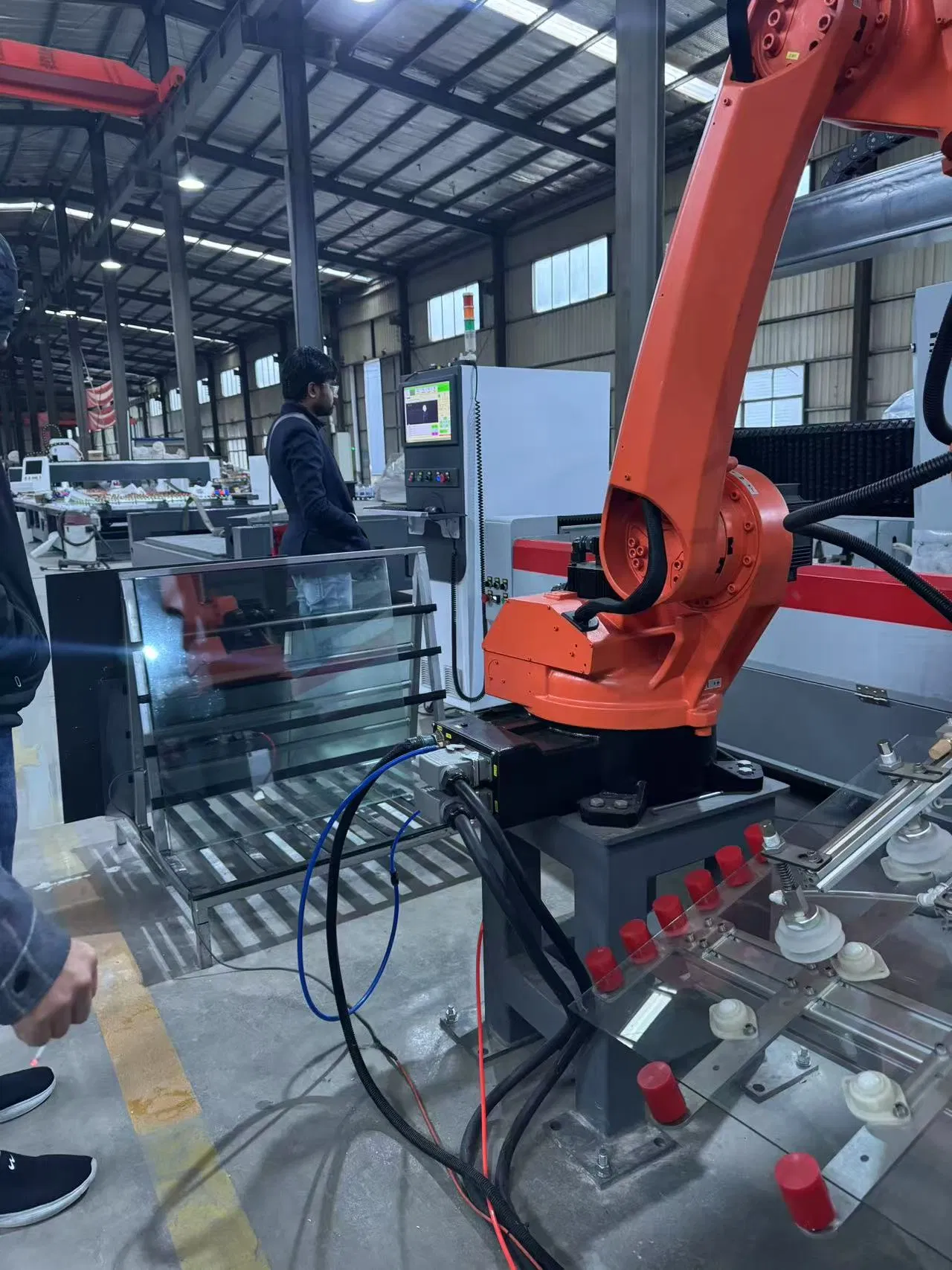 Innovative Glass Handling Tool with Advanced Suction Technology