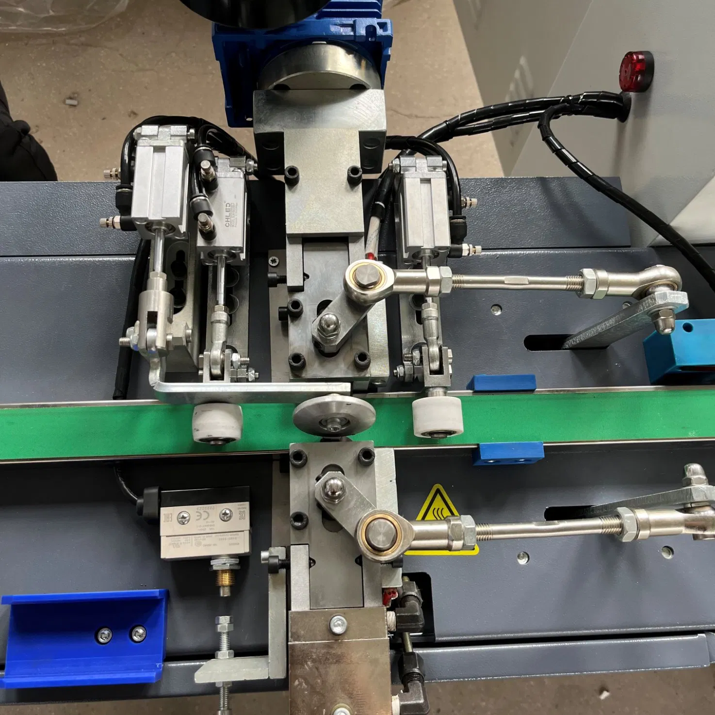 Semi-Auto Insulating Glass Making Machine Coating Sealling Filling Machine Two Component Sealant Extruder Silicone Extruder