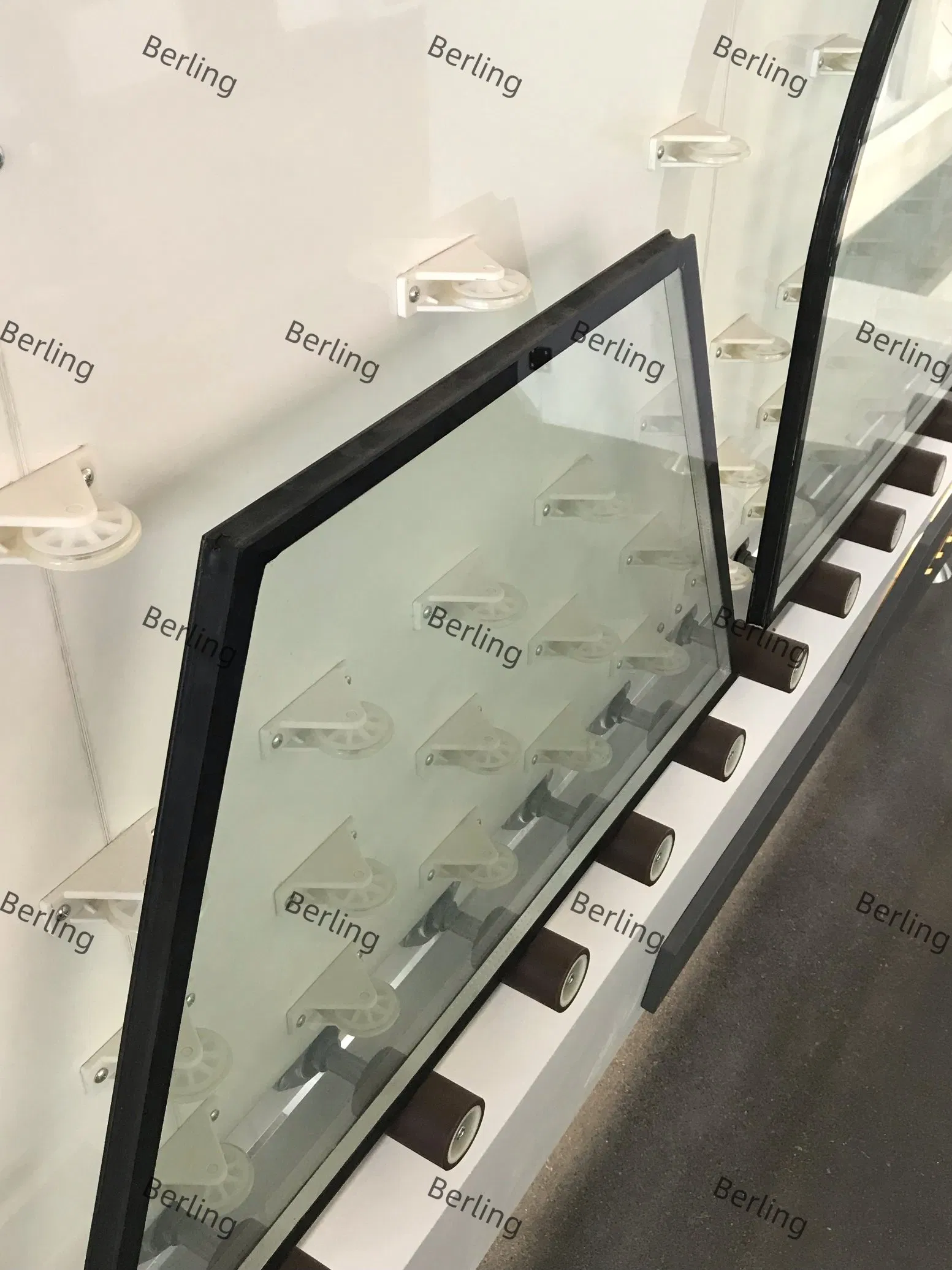 Automatic Insulating Glass Sealing Robot Igu Glass Production Line Glue Appliacator