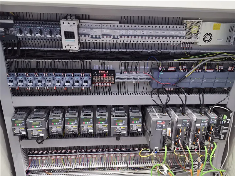 Vertical Automatic Insulating Glass Detail 4