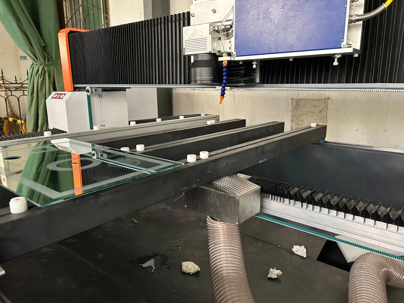 Marble Countrertop 1300*2500mm Bathroom LED Mirror Sandblasting Drilling Marking Machine Laser Glass Sandblasting Machine