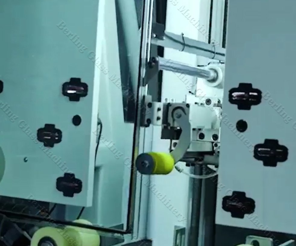 Dual-Arm Insulating Glass Sealing Equipment for High-Volume Production Igu Line