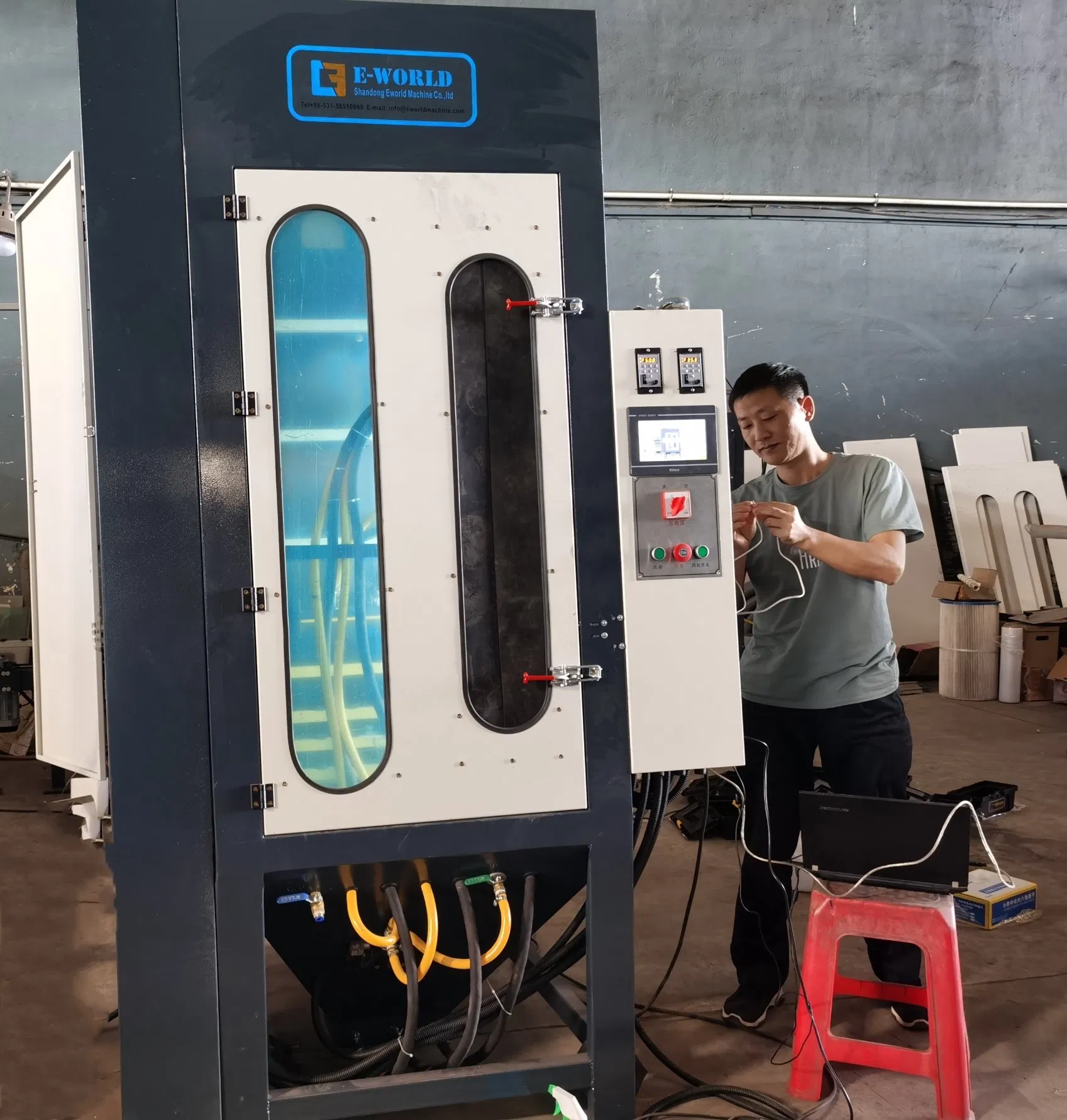 High Efficiency Vertical Glass Sandblasting Machine for Smooth Finishes