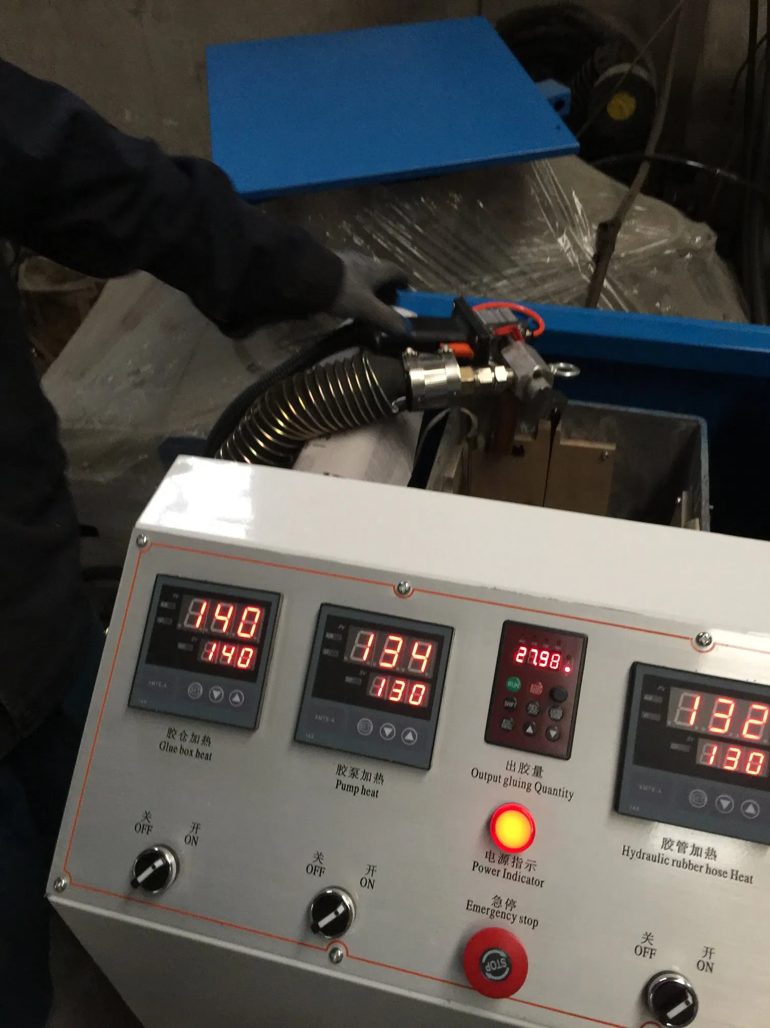 Semi Automatic Insulating Glass Process Hot Melt Glue Sealant Spreading Coating Machine