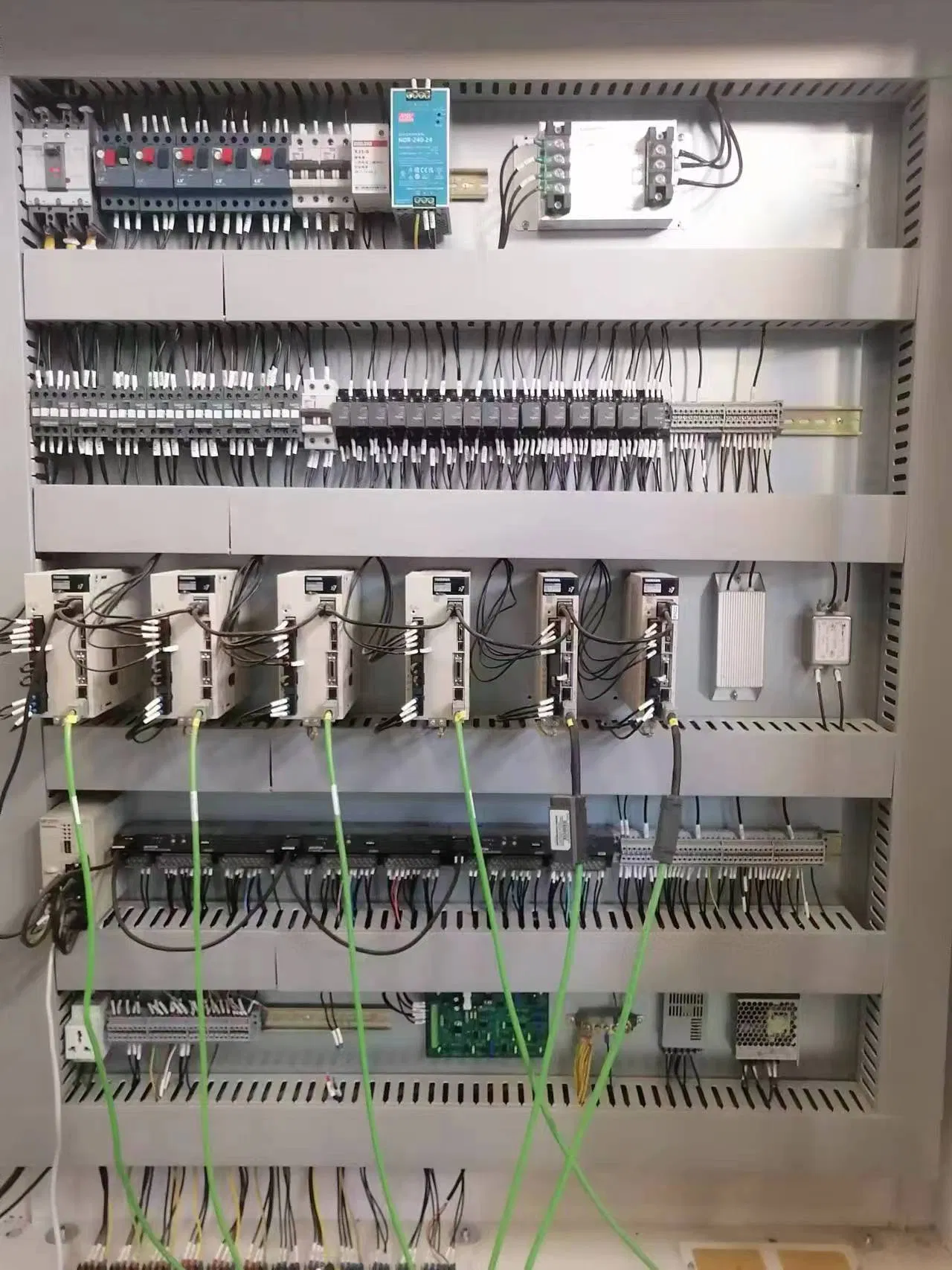 Lbg2500 Vertical Automatic Insulating Glass Multi-Function Flat Press Production Line