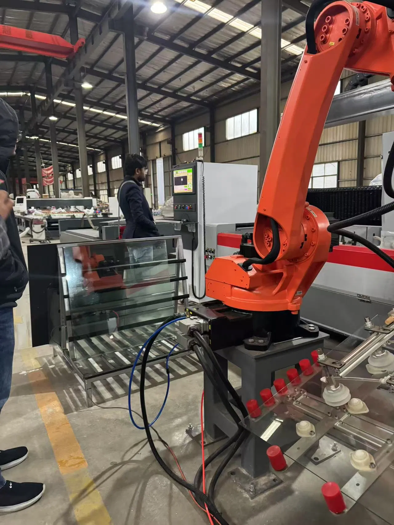 Innovative Glass Handling Tool with Advanced Suction Technology