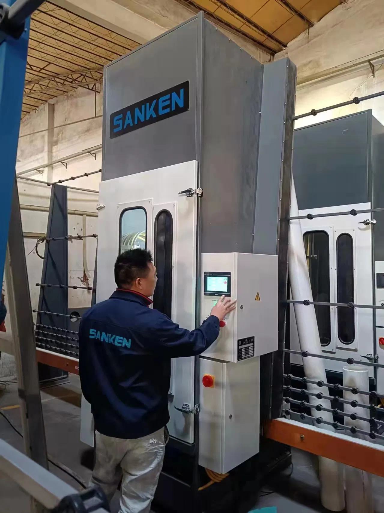 Sanken Hardening Glass Oven Vertical Sandblaster CNC Mirror Glass Sandblasting Machine