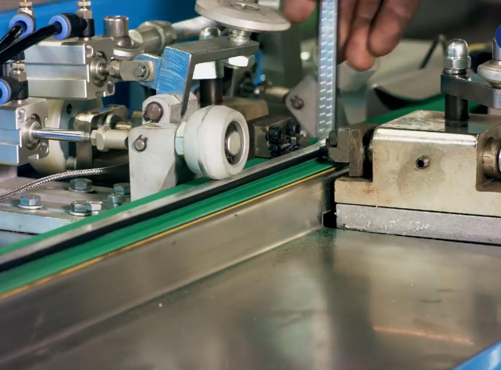 Economic Automatic Aluminum Spacer Hot Butyl Sealant Extruder Coating Machine for Double Glass