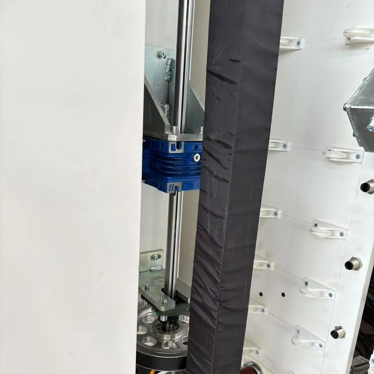 Intelligent Integrated Flat Pressing Machine for Automatic Insulating Glass Manufacturing