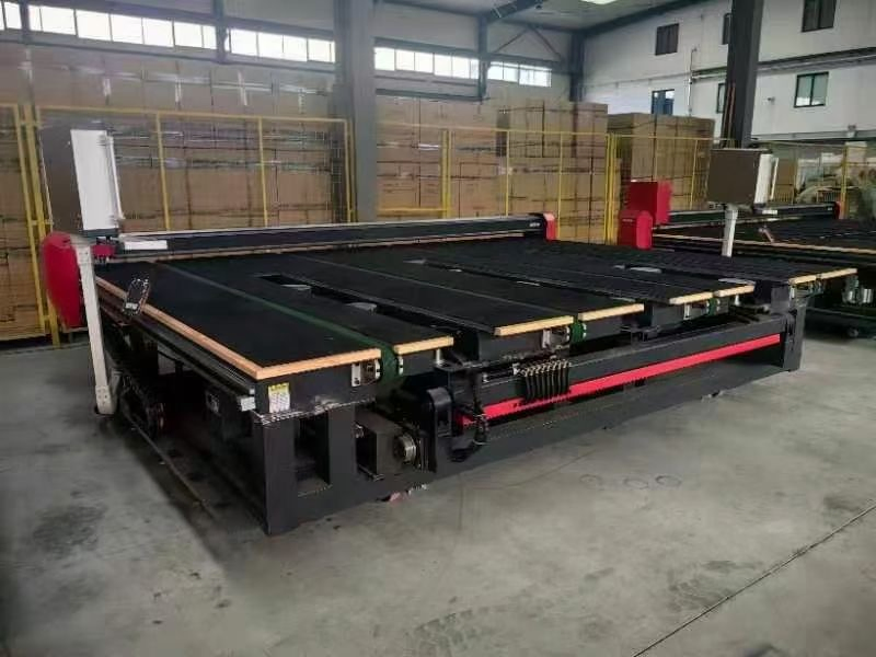 Automatic Integrated Glass Loading Cutting and Breaking All in One