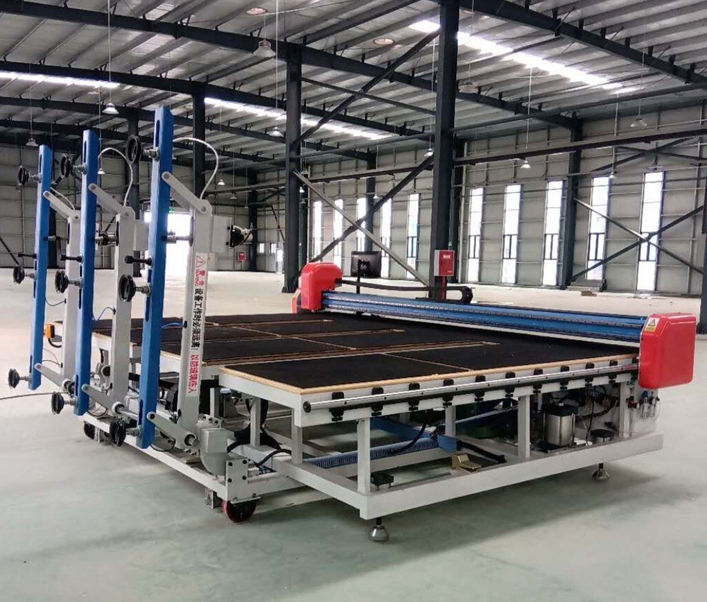 All Shape Cutting Temper Low-E Flat Float Glass Loading Cutting Breaking Glass Cutting
