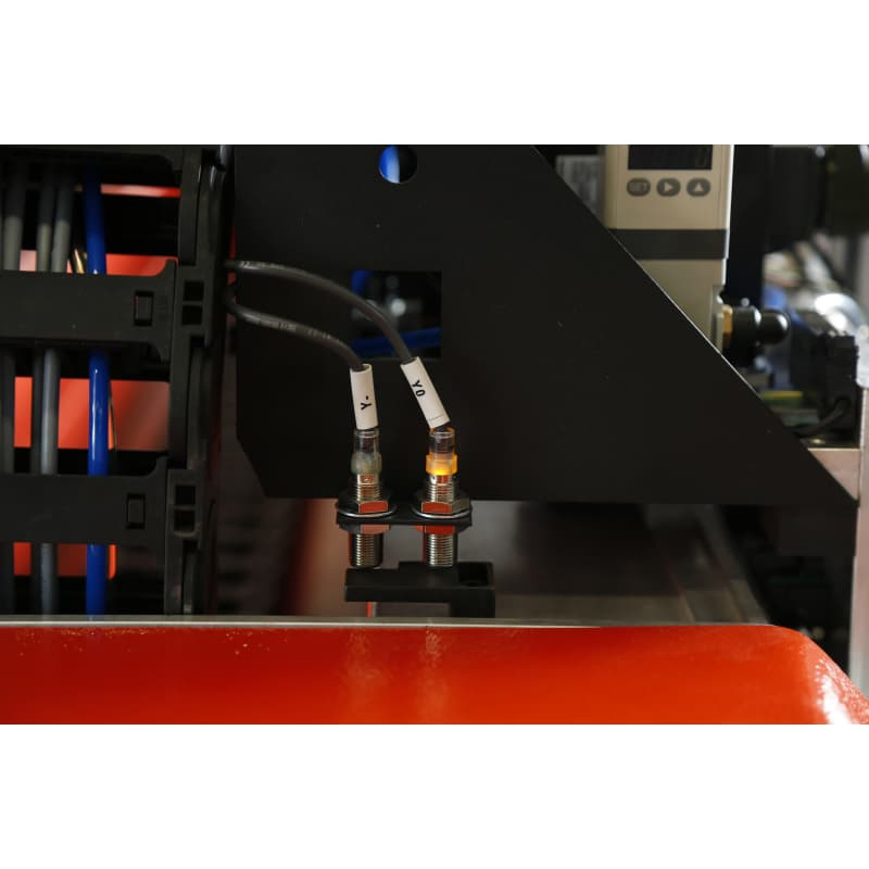 CNC Automatic Glass Cutting for Precise Small-Batch Production