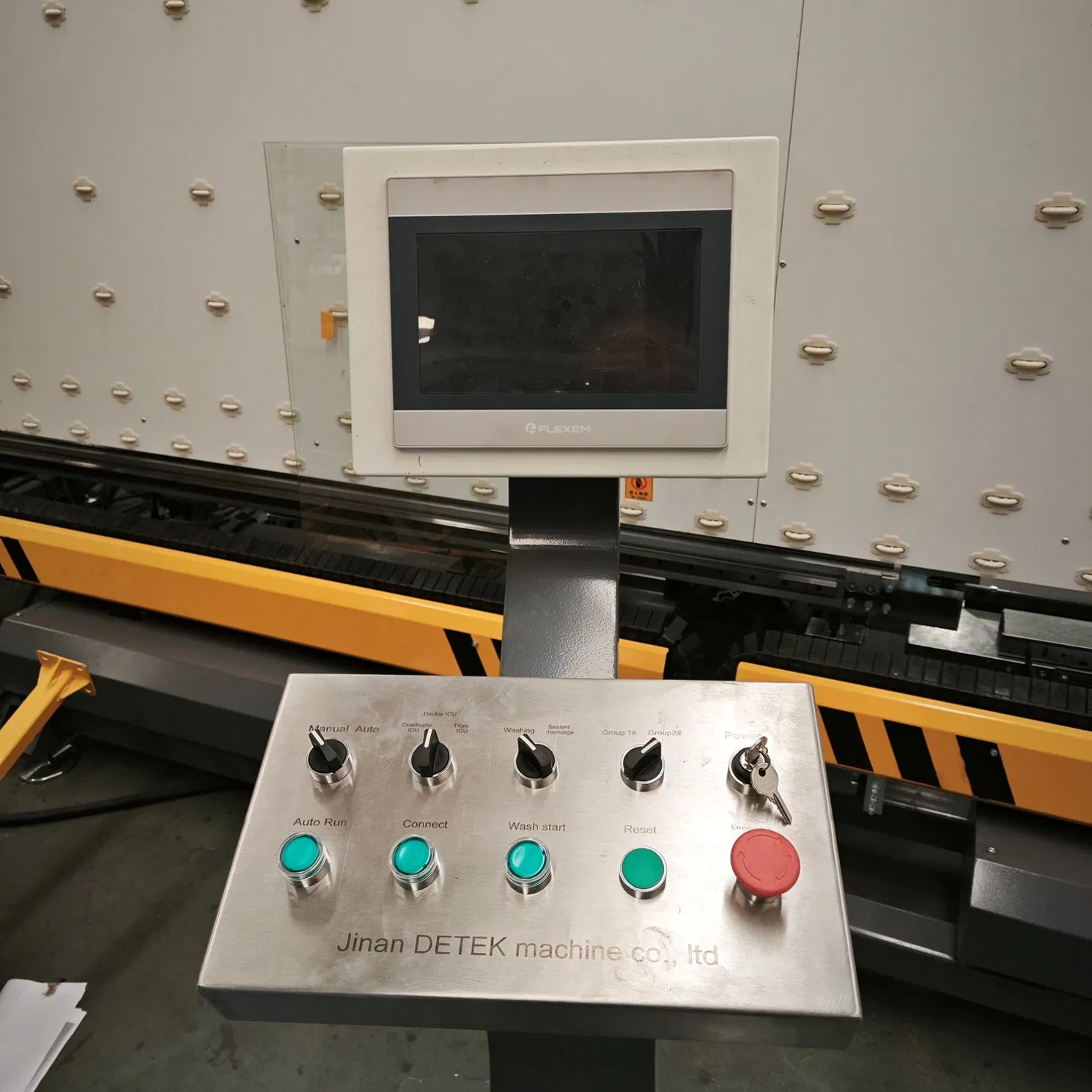 Insulating Glass Automatic Sealing Robot with Corner Cleaning Function