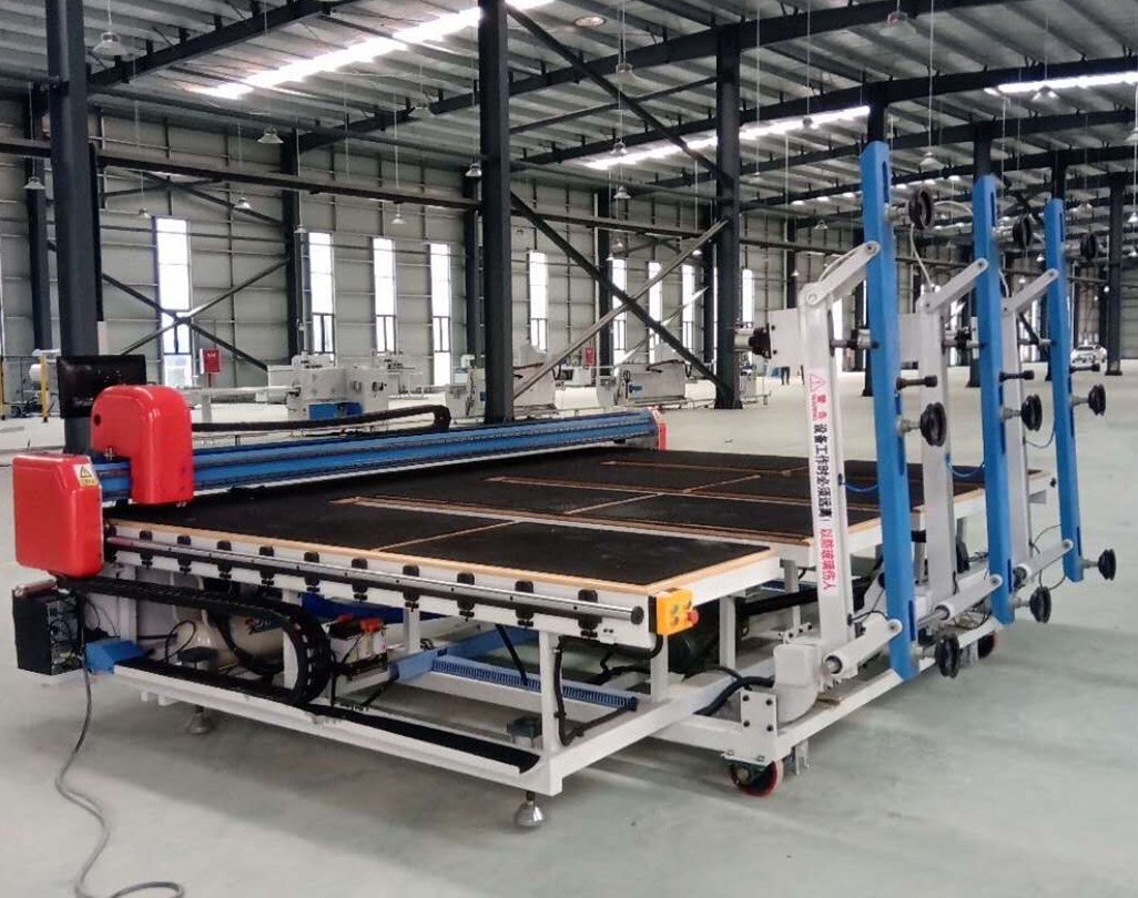 All Shape Cutting Temper Low-E Flat Float Glass Loading Cutting Breaking Glass Cutting