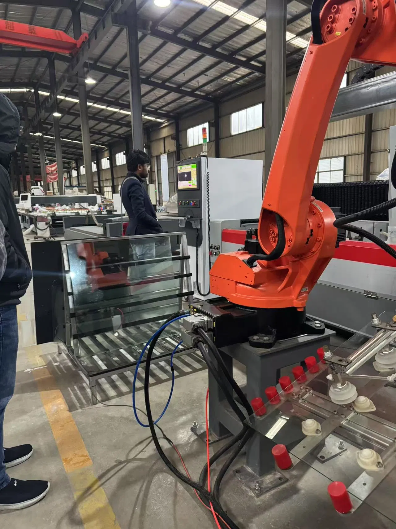 Innovative Glass Handling Tool with Advanced Suction Technology